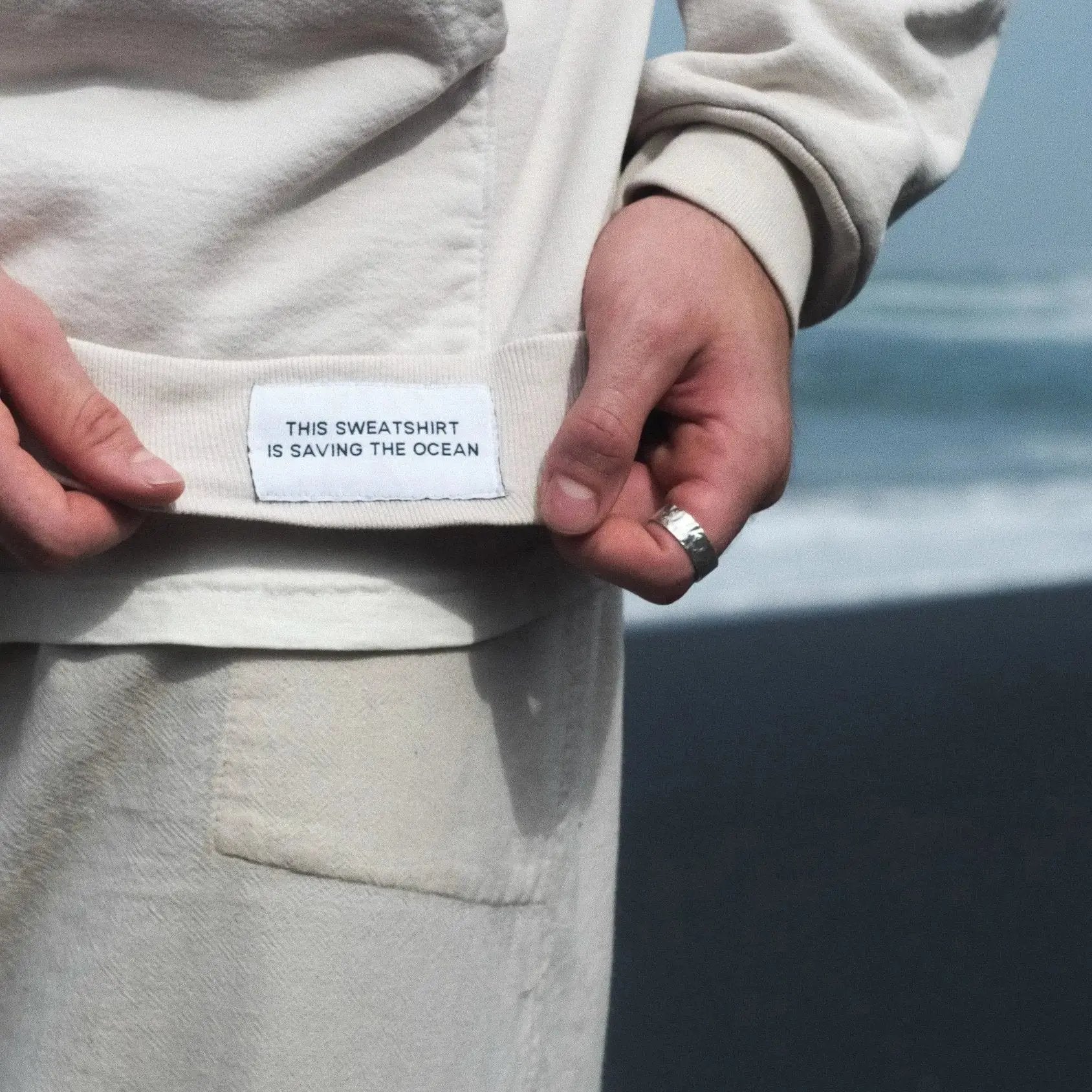 THE FOAM SAVE THE OCEAN HOODIE - Deep Blue.