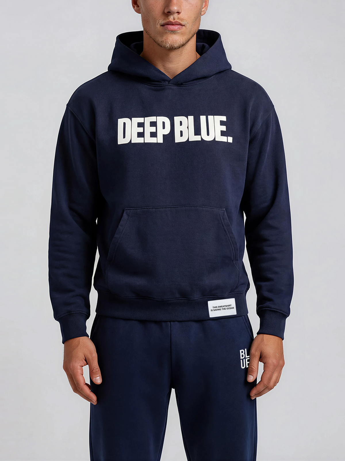 THE NAVY SWEATPANTS