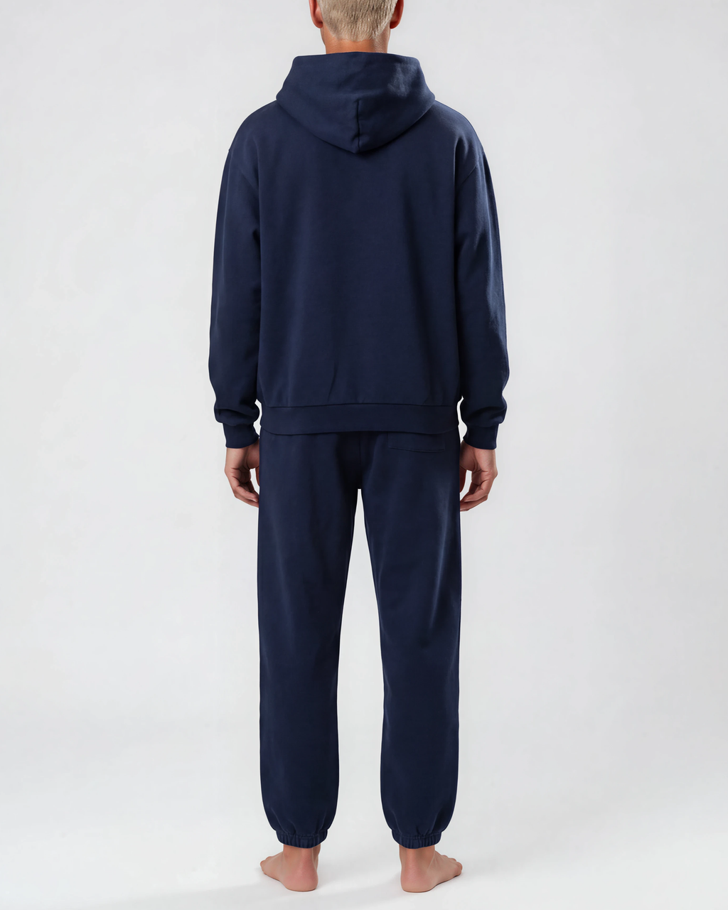 THE NAVY SWEATPANTS