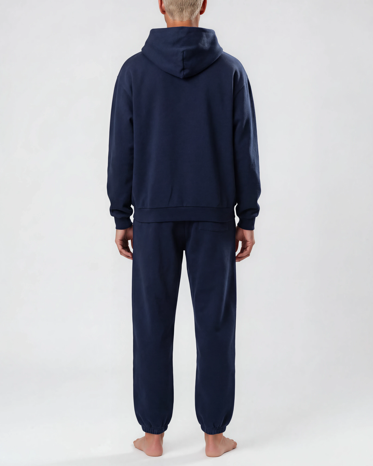 THE NAVY SWEATPANTS